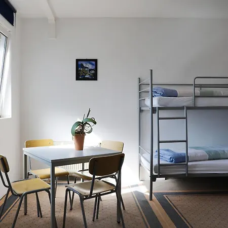 In Mecklenburg شقة مالشين